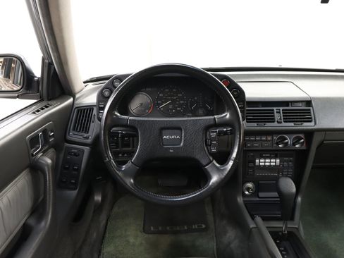Used 1987 Acura Legend L image 10