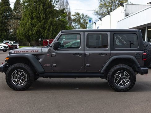Used 2025 Jeep Wrangler Unlimited Rubicon AWD/4WD image 12