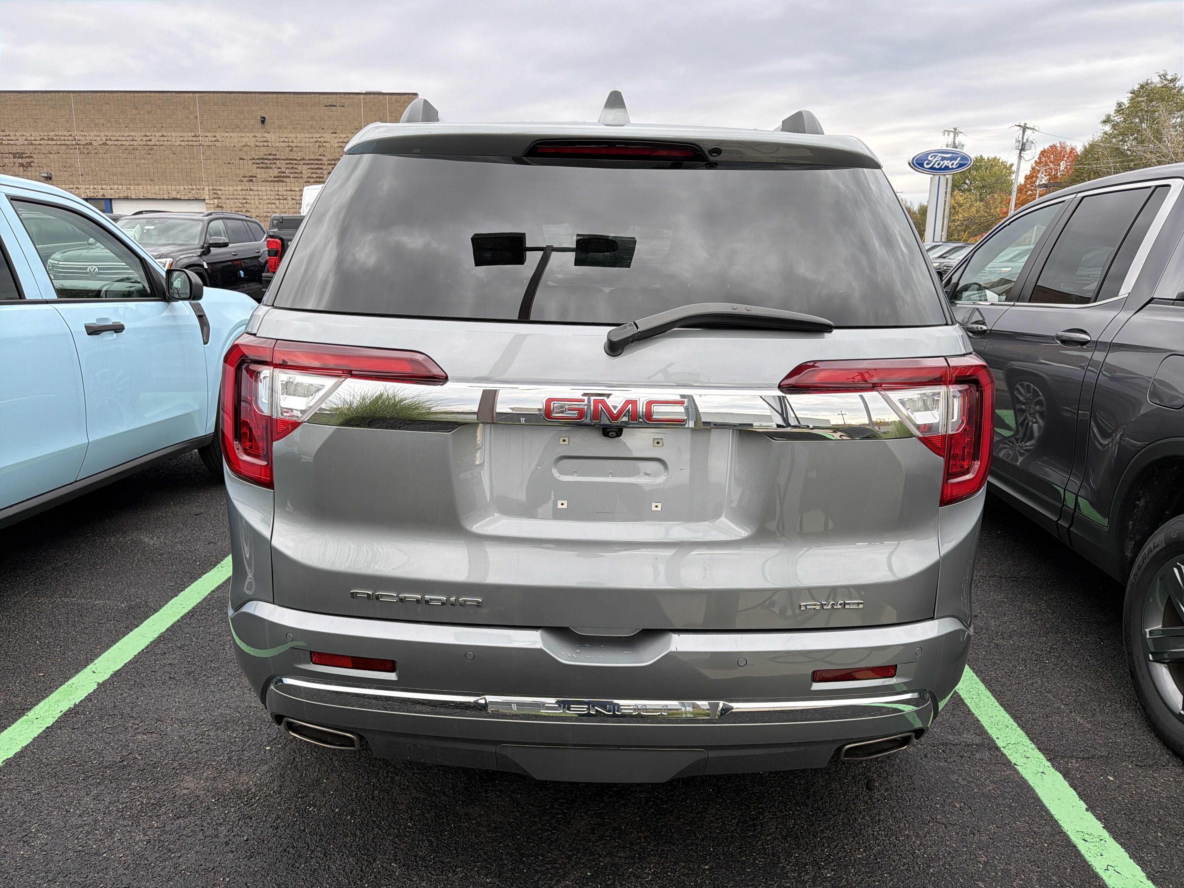 Used 2023 GMC Acadia Denali AWD/4WD image 6