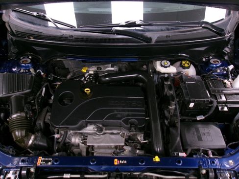 Certified 2023 Chevrolet Equinox LS AWD/4WD image 17