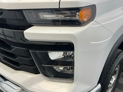 Used 2025 Chevrolet Silverado 2500 W/T w/ WT Convenience Package AWD/4WD image 17