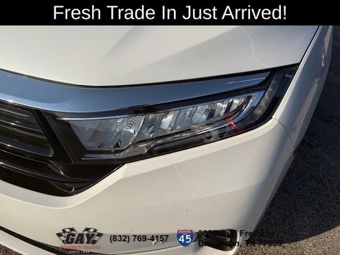 Used 2023 Honda Odyssey Elite image 4
