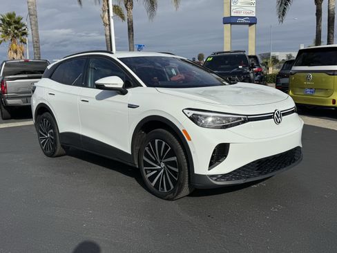 Certified 2025 Volkswagen ID.4 Pro image 2