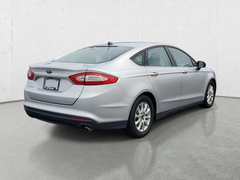Used 2016 Ford Fusion S FWD image 7