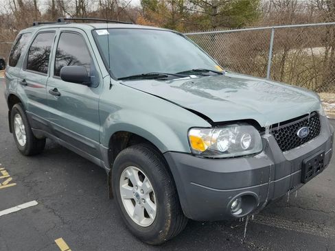 Used 2005 Ford Escape XLT image 8