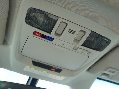 Used 2018 Subaru Outback 2.5i Limited image 36