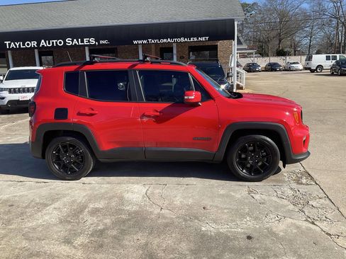 Used 2020 Jeep Renegade Altitude image 3