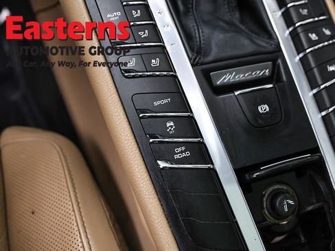 Used 2021 Porsche Macan AWD/4WD image 23