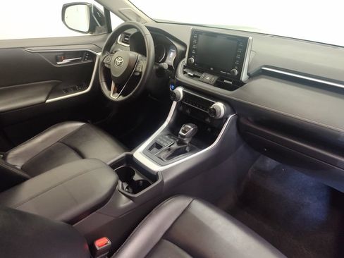 Used 2019 Toyota RAV4 XLE Premium w/ Cold Weather Package AWD/4WD image 14