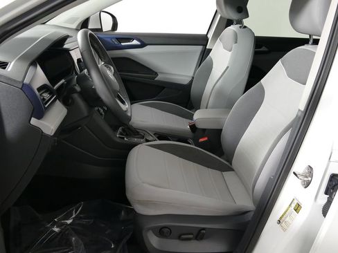 Used 2024 Volkswagen Taos SE w/ Panoramic Sunroof Package image 21