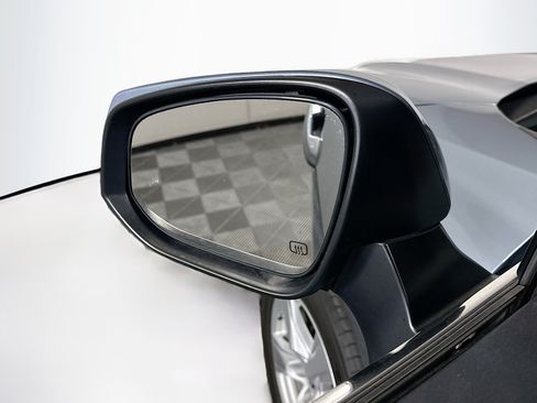 Used 2023 Toyota Highlander LE FWD image 16