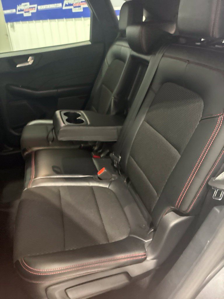 Used 2025 Ford Escape ST-Line FWD image 29