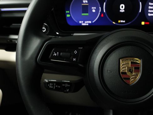 Certified 2025 Porsche Macan 4 Electric AWD/4WD image 26