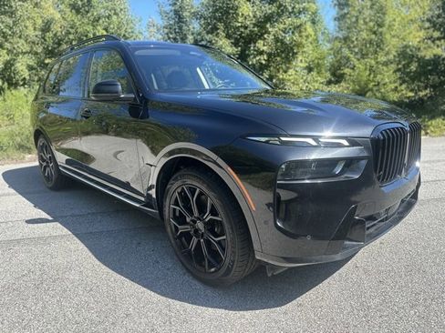 Used 2024 BMW X7 xDrive40i image 3