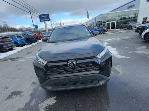 Used 2021 Toyota RAV4 LE image 3