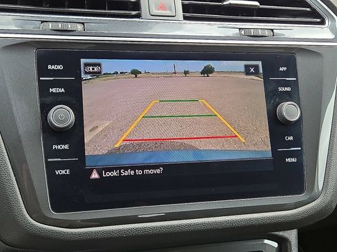 Used 2022 Volkswagen Tiguan SE FWD image 28