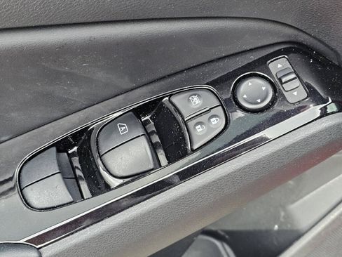 Used 2024 Nissan Altima 2.5 SR FWD image 15