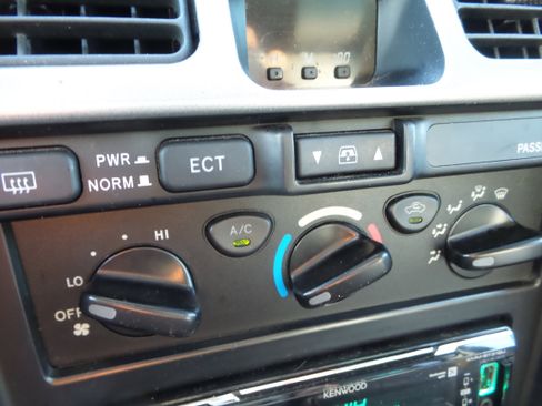 Used 2002 Toyota 4Runner SR5 AWD/4WD image 72