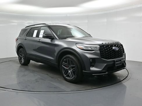 Used 2025 Ford Explorer ST-Line w/ ST-Line Street Pack AWD/4WD image 58