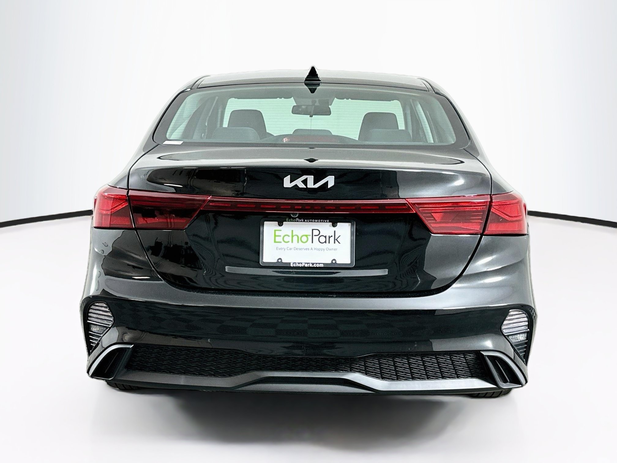 Used 2023 Kia Forte LXS w/ LXS Technology Package FWD image 7