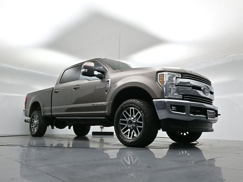 Certified 2018 Ford F250 Lariat w/ Lariat Ultimate Package image 47