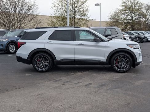 New 2026 Ford Explorer ST w/ Sun And Sound Package AWD/4WD image 3