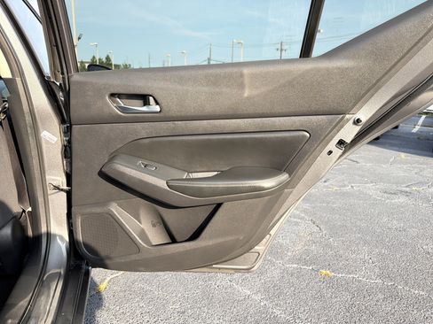 Used 2019 Nissan Altima 2.5 S FWD image 14
