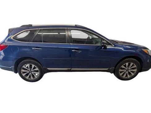 Used 2017 Subaru Outback 3.6R Touring AWD/4WD image 7