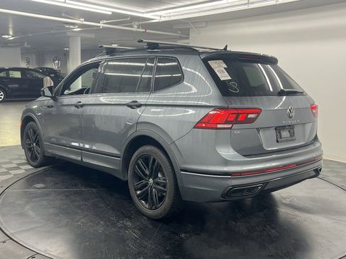 Used 2022 Volkswagen Tiguan SE R-Line image 3