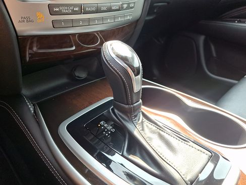 Used 2018 INFINITI QX60 Luxe w/ Deluxe Technology Package AWD/4WD image 15