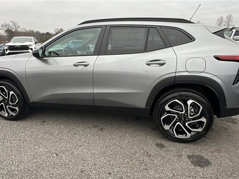 New 2026 Chevrolet Trax RS w/ Driver Confidence Package image 8