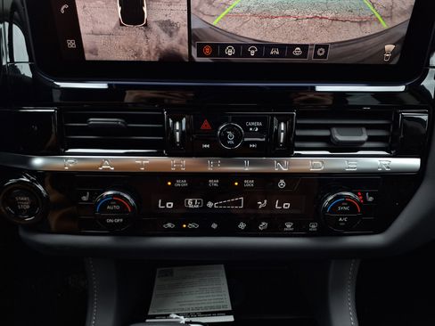 New 2026 Nissan Pathfinder SL AWD/4WD image 18