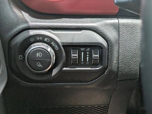 Used 2022 Jeep Gladiator Rubicon w/ LED Lighting Group AWD/4WD image 17