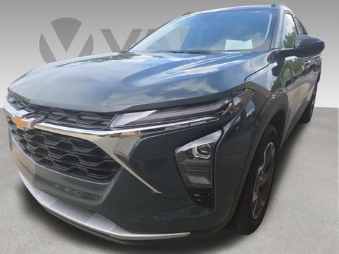Used 2026 Chevrolet Trax LT w/ Driver Confidence Package FWD image 1