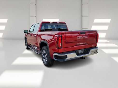 New 2026 GMC Sierra 1500 SLT image 4
