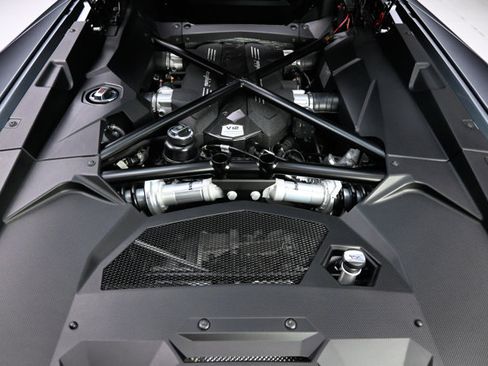 Used 2016 Lamborghini Aventador LP 700-4 AWD/4WD image 6