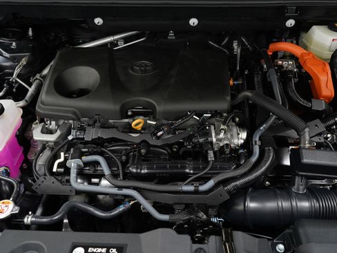 Used 2025 Toyota RAV4 LE image 27