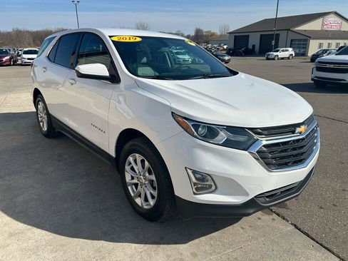 Used 2019 Chevrolet Equinox LT image 3