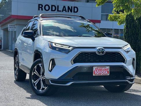 Certified 2025 Toyota RAV4 XSE AWD/4WD image 1