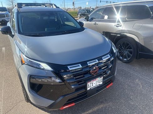 Used 2025 Nissan Rogue SV w/ Rock Creek Premium Package image 5