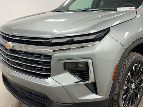 New 2026 Chevrolet Traverse LT w/ Sun and Wheel Package image 11