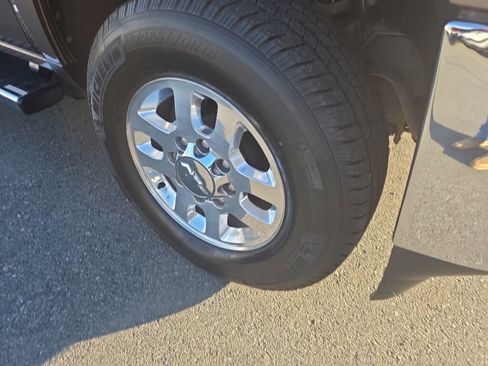 Used 2015 Chevrolet Silverado 2500 LT w/ LT Convenience Package image 6