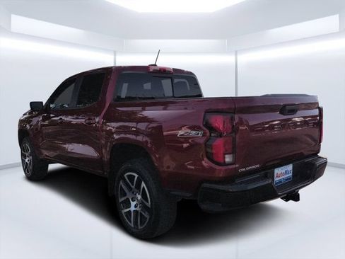 Used 2024 Chevrolet Colorado Z71 w/ Z71 Convenience Package 2 AWD/4WD image 5