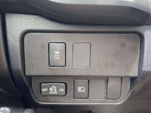 Used 2023 Toyota Tacoma SR AWD/4WD image 18