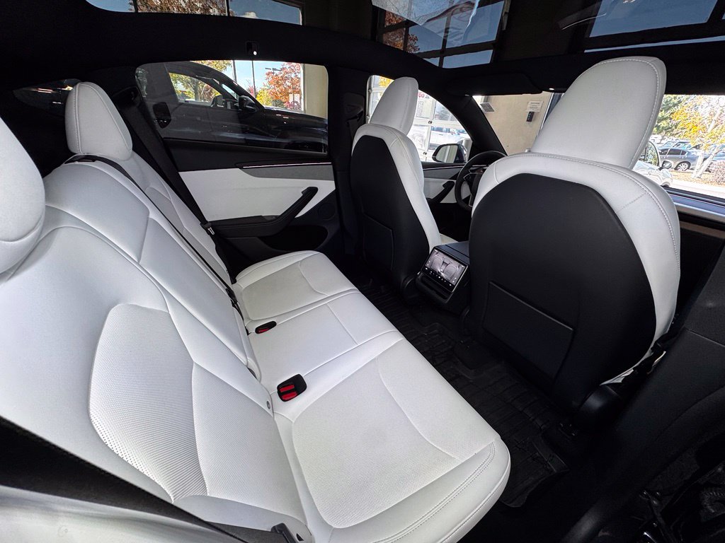 Used 2026 Tesla Model Y Long Range AWD/4WD image 33
