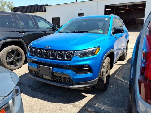 Used 2026 Jeep Compass Latitude w/ Quick Order Package 29K AWD/4WD image 4