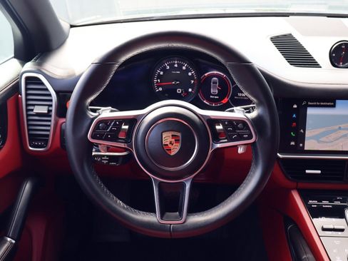 Certified 2023 Porsche Cayenne Platinum Edition w/ Premium Package Plus AWD/4WD image 15