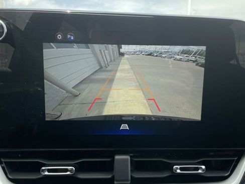 Used 2025 Chevrolet Equinox LT AWD/4WD image 17