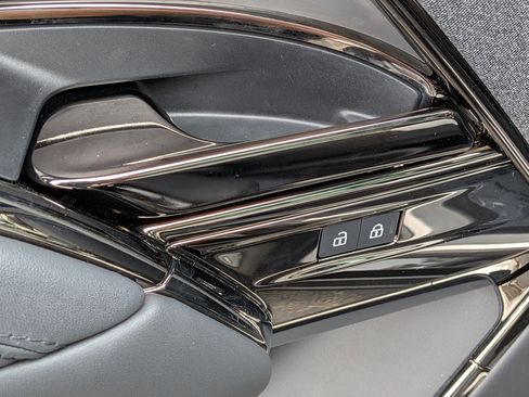 Used 2023 Land Rover Range Rover Sport SE Dynamic image 16