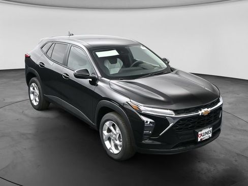 New 2026 Chevrolet Trax LS w/ LS Convenience Package FWD image 42
